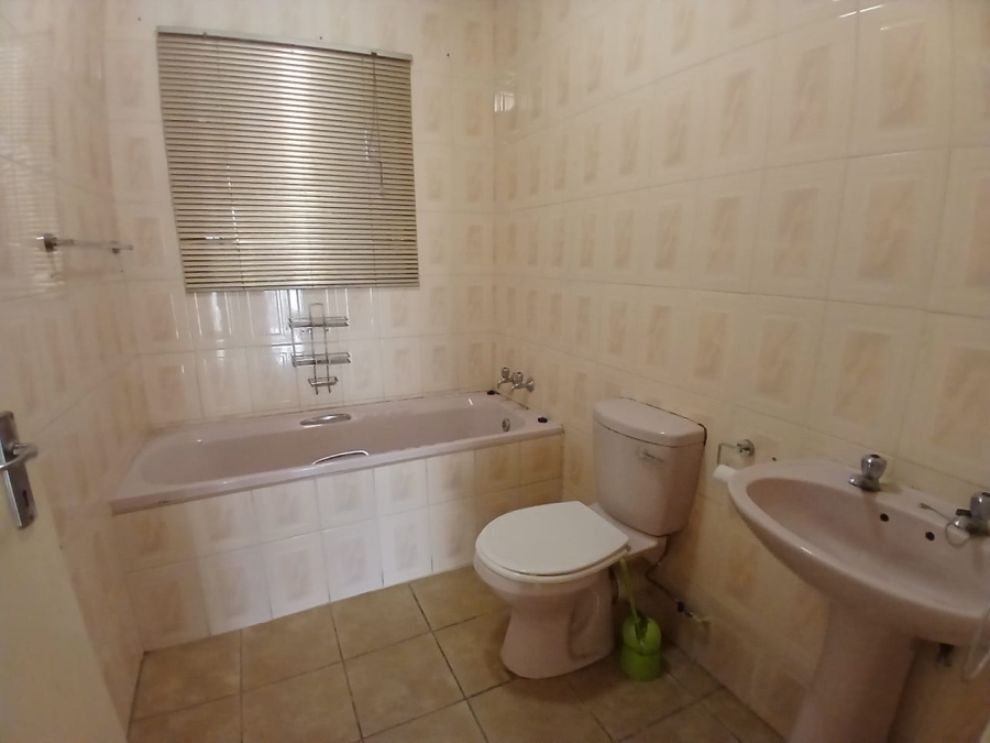 To Let 3 Bedroom Property for Rent in Grasslands Free State